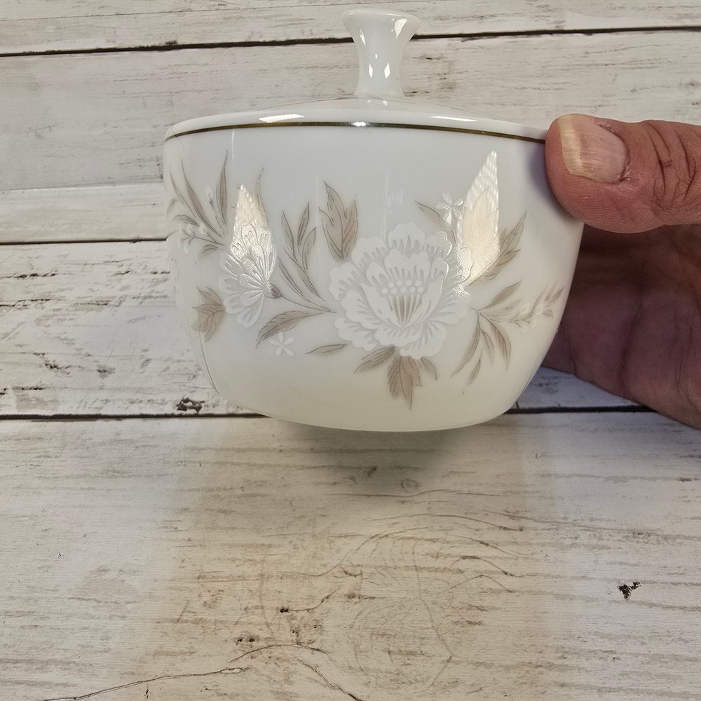 Noritake China Belda 6342 Sugar Bowl with Lid White Tan Floral‎ Japan Vintage